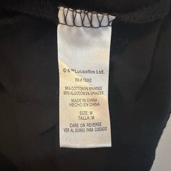 💥Star Wars Women’s Racerback tank top size Medium black w/ gold metallic graphic - Picture 8 of 9